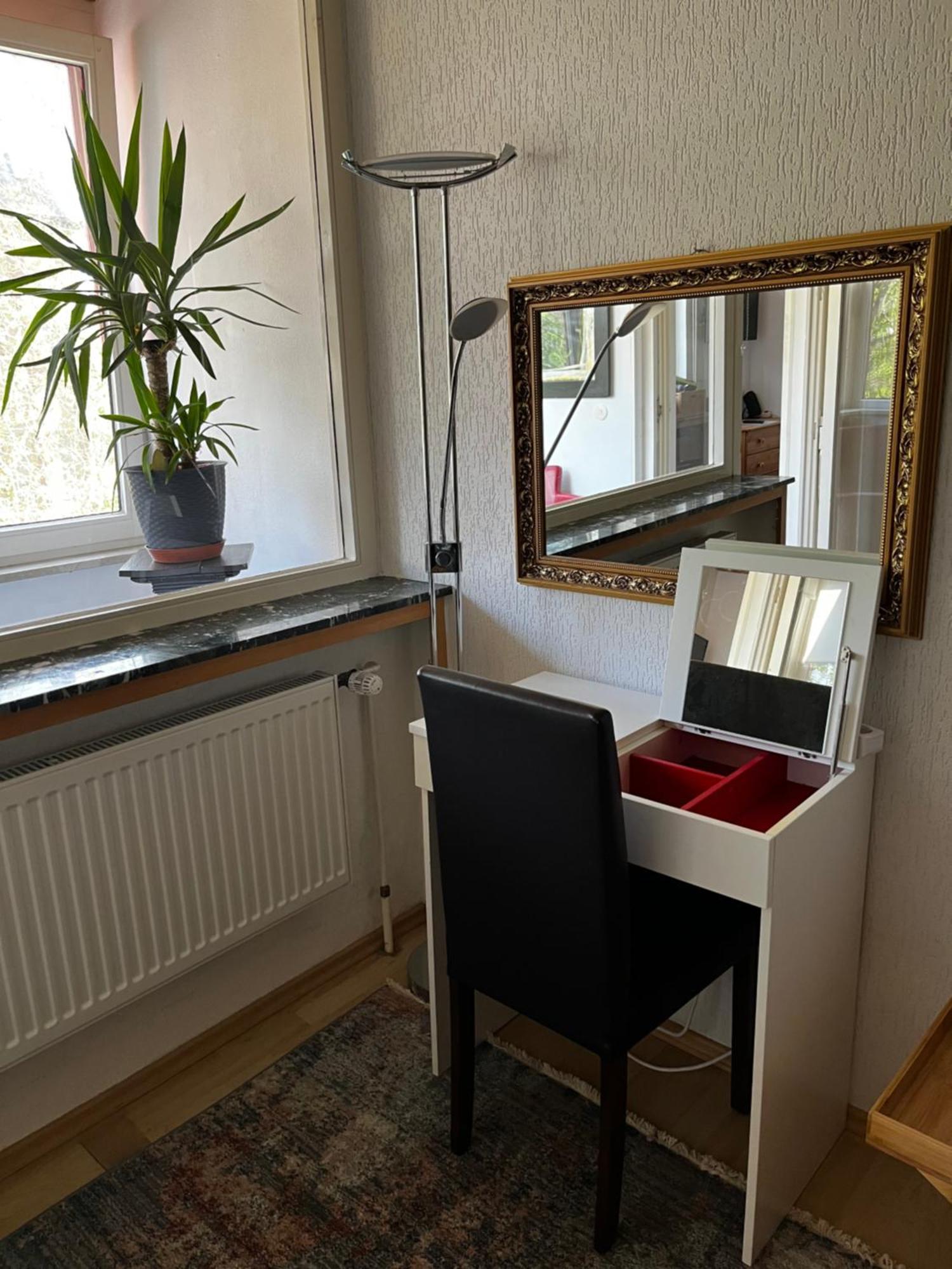 Gemuetliche, Ganze Wohnung In Ruhiger, Zentraler Lage Leverkusen Eksteriør bilde